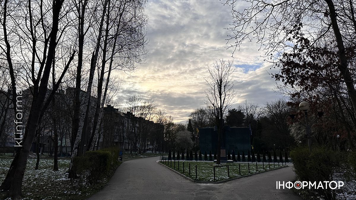 Сакури, сніг і сонце: фоторепортаж квітневої Коломиї 12