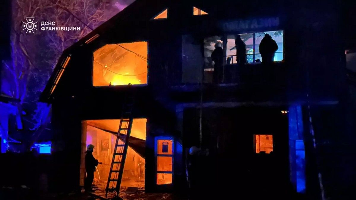 СТО палала вночі на Надвірнянщині 1