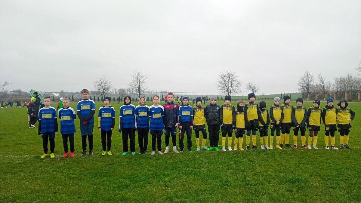 У селі на Снятинщині провели футбольний турнір в пам'ять про полеглих Героїв 7