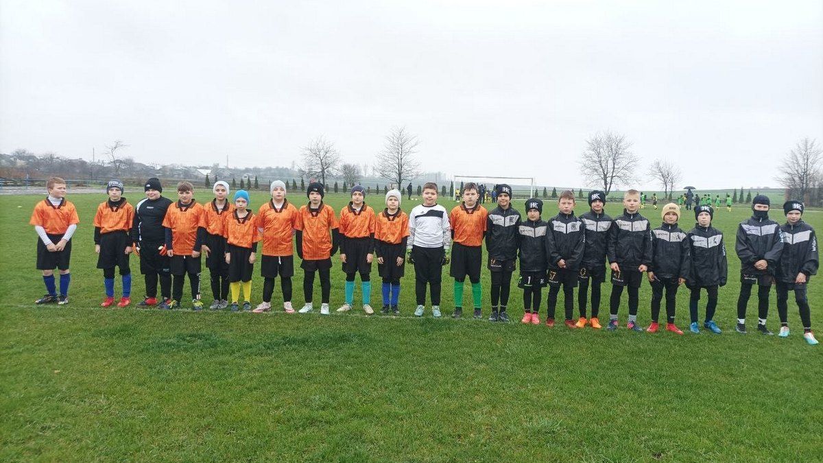 У селі на Снятинщині провели футбольний турнір в пам'ять про полеглих Героїв 6