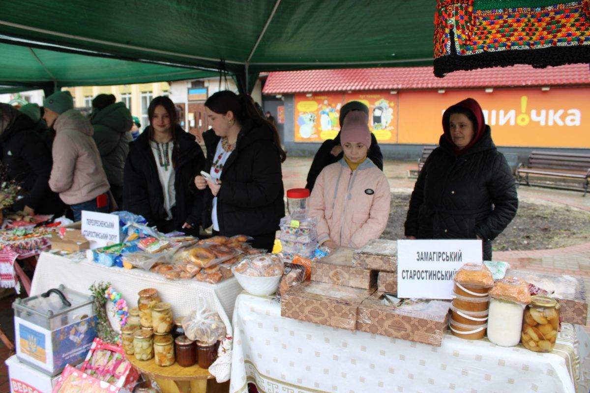 У Верховині на благодійному ярмарку зібрали 80 тис грн 7