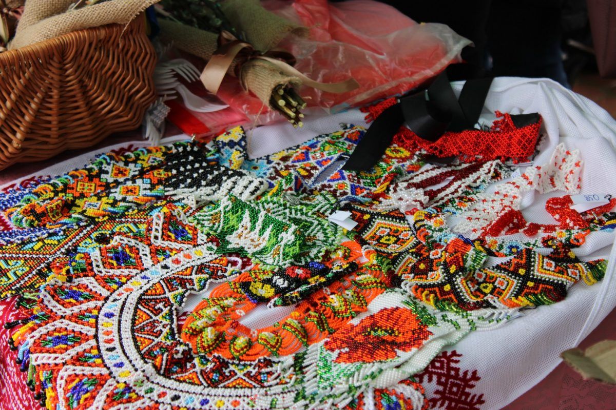 У Верховині на благодійному ярмарку зібрали 80 тис грн 13