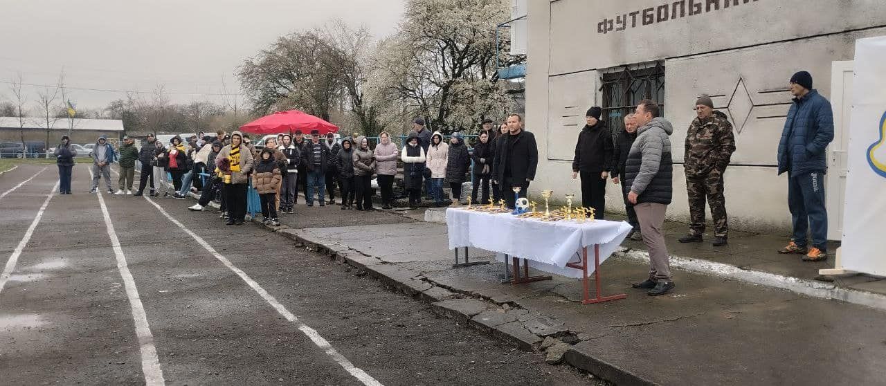 У селі на Снятинщині провели футбольний турнір в пам'ять про полеглих Героїв 5