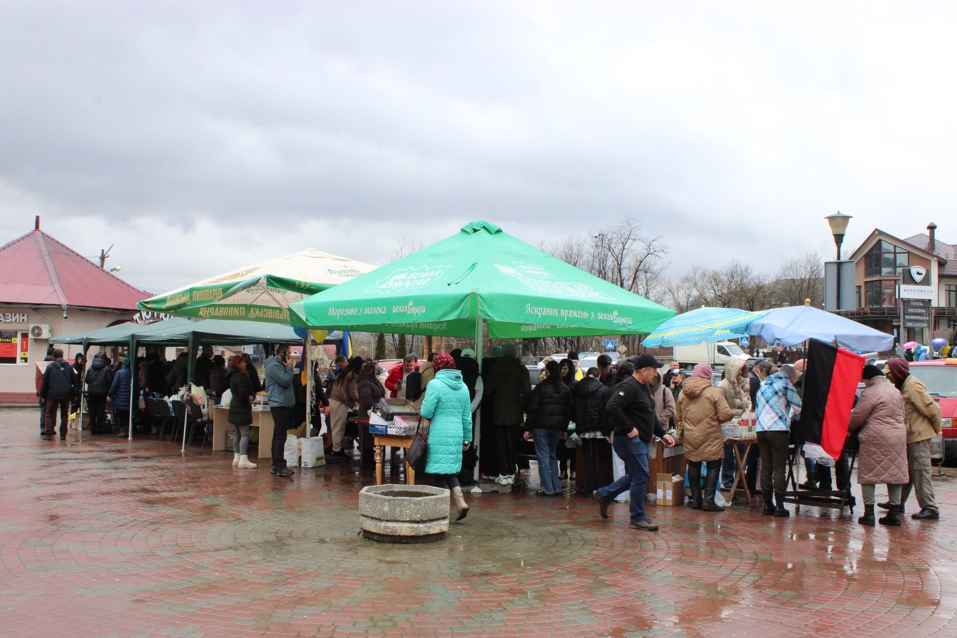 У Верховині на благодійному ярмарку зібрали 80 тис грн 14