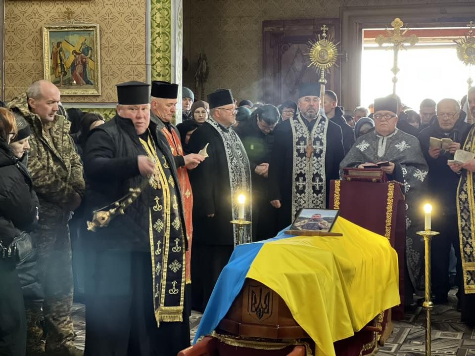 Назавжди 22: Отинійщина провела на вічний спочинок Героя Мар'яна Медика 6