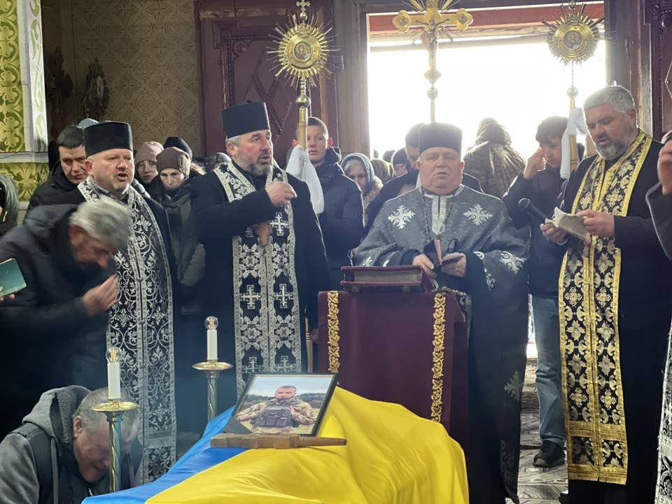 Назавжди 22: Отинійщина провела на вічний спочинок Героя Мар'яна Медика 5