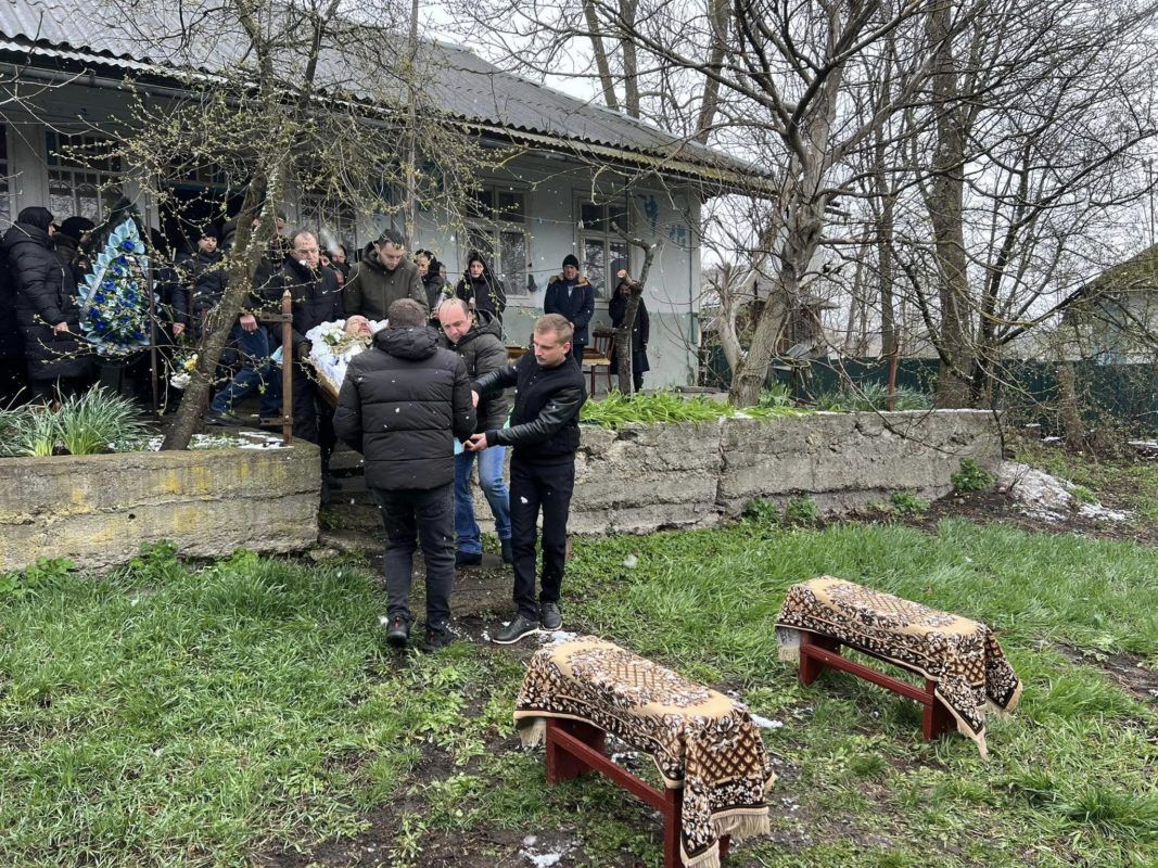 На Коломийщині попрощались з померлим ветераном Ігорем Гаврищуком 9