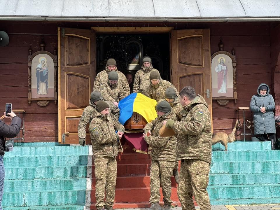 Назавжди 22: Отинійщина провела на вічний спочинок Героя Мар'яна Медика 7