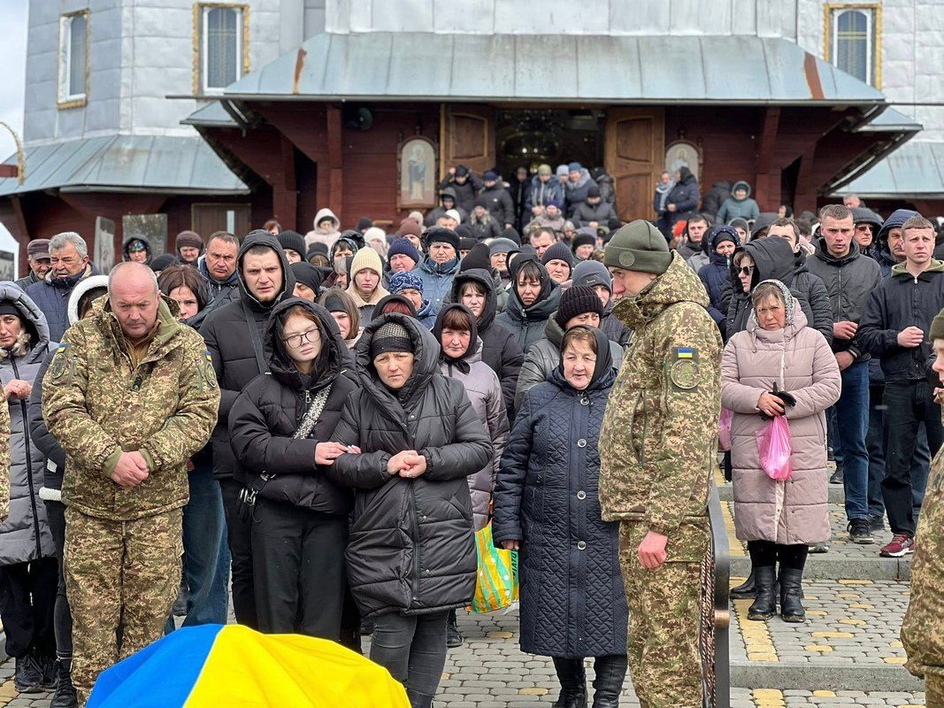 Назавжди 22: Отинійщина провела на вічний спочинок Героя Мар'яна Медика 1