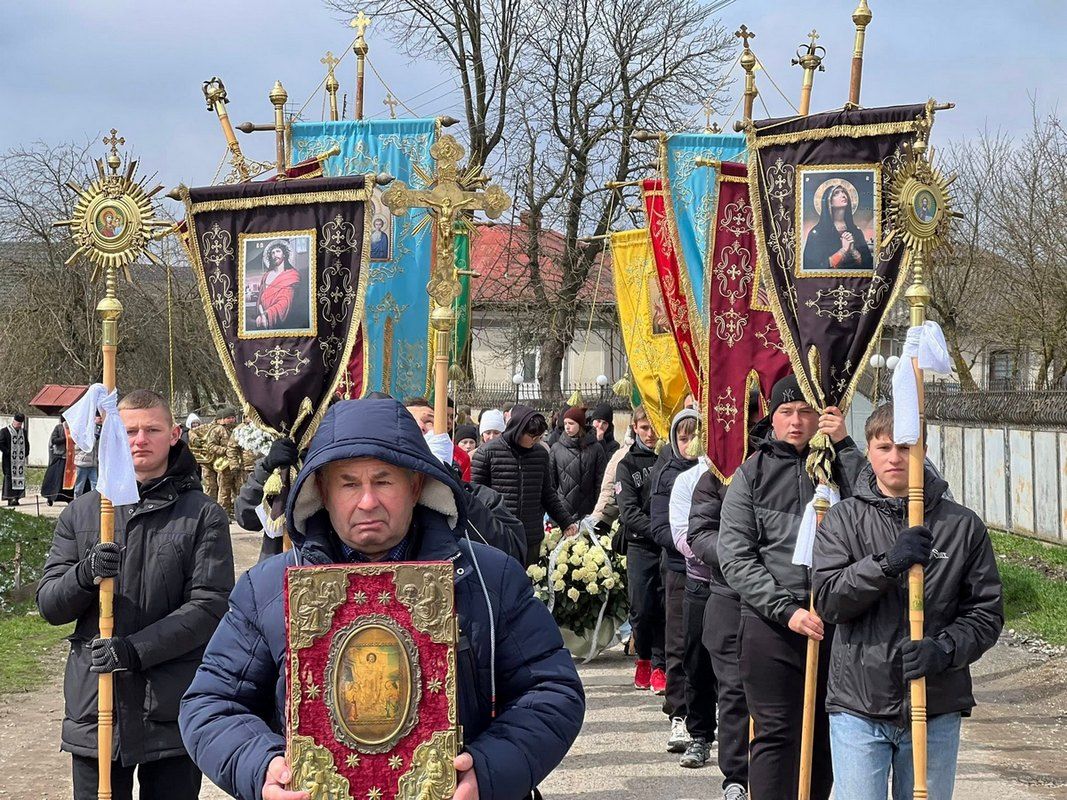 Назавжди 22: Отинійщина провела на вічний спочинок Героя Мар'яна Медика 4