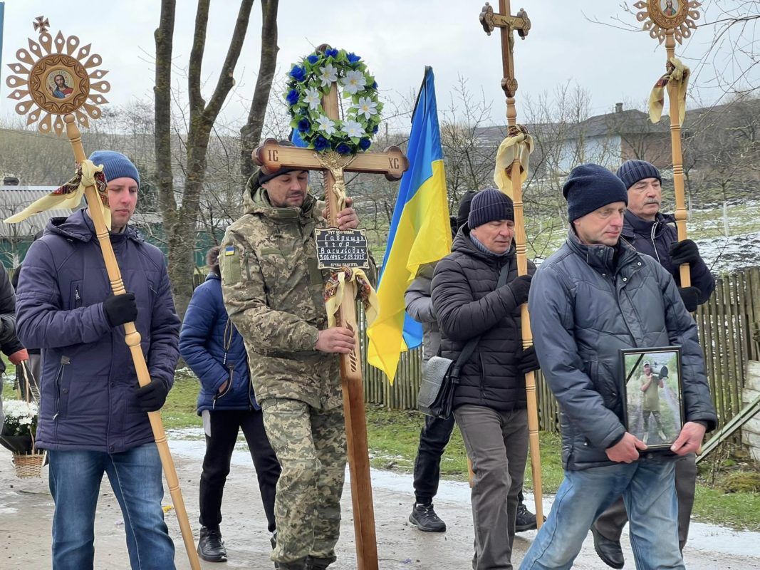 На Коломийщині попрощались з померлим ветераном Ігорем Гаврищуком 8