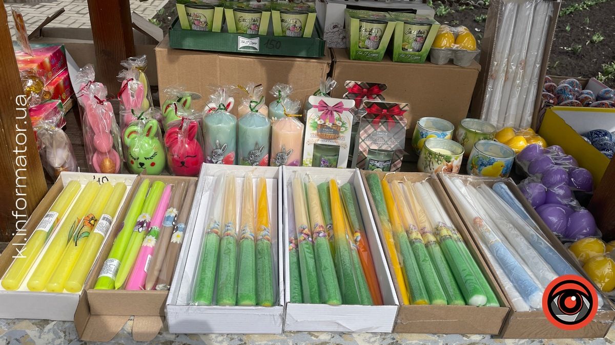 Сила-силенна пасхального краму: у центрі Коломиї розгорнули Великодній ярмарок 10