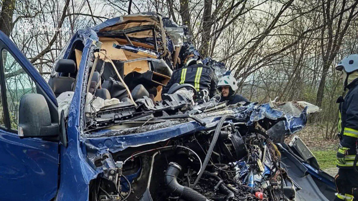 Двоє прикарпатців загинули в моторошній ДТП на Львівщині 1