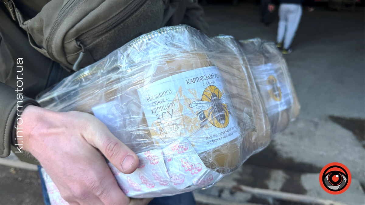 ГО "Військові Капелани Карпати" відправили на фронт ще три позашляховики 4