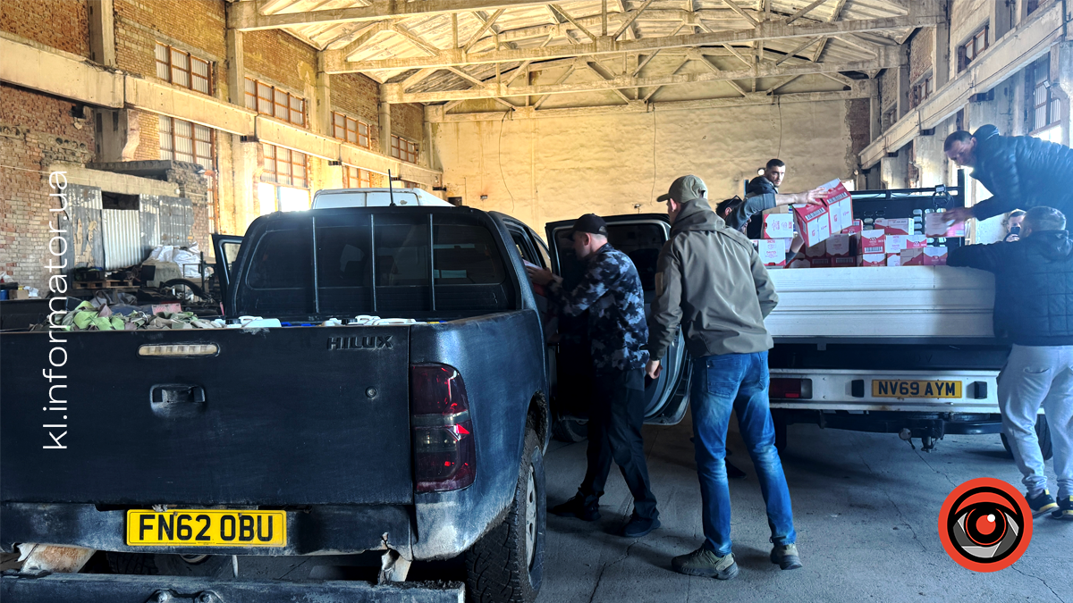 ГО "Військові Капелани Карпати" відправили на фронт ще три позашляховики 6