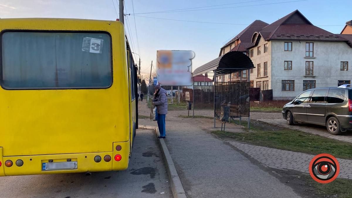 У Коломиї чоловік помер прямо на автобусній зупинці