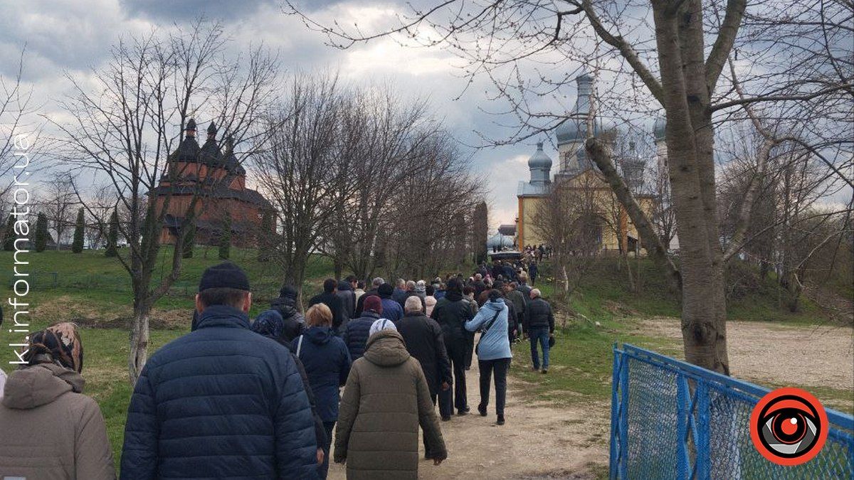 П'ядицька громада провела в останню путь молодого воїна Дмитра Марціновського 2