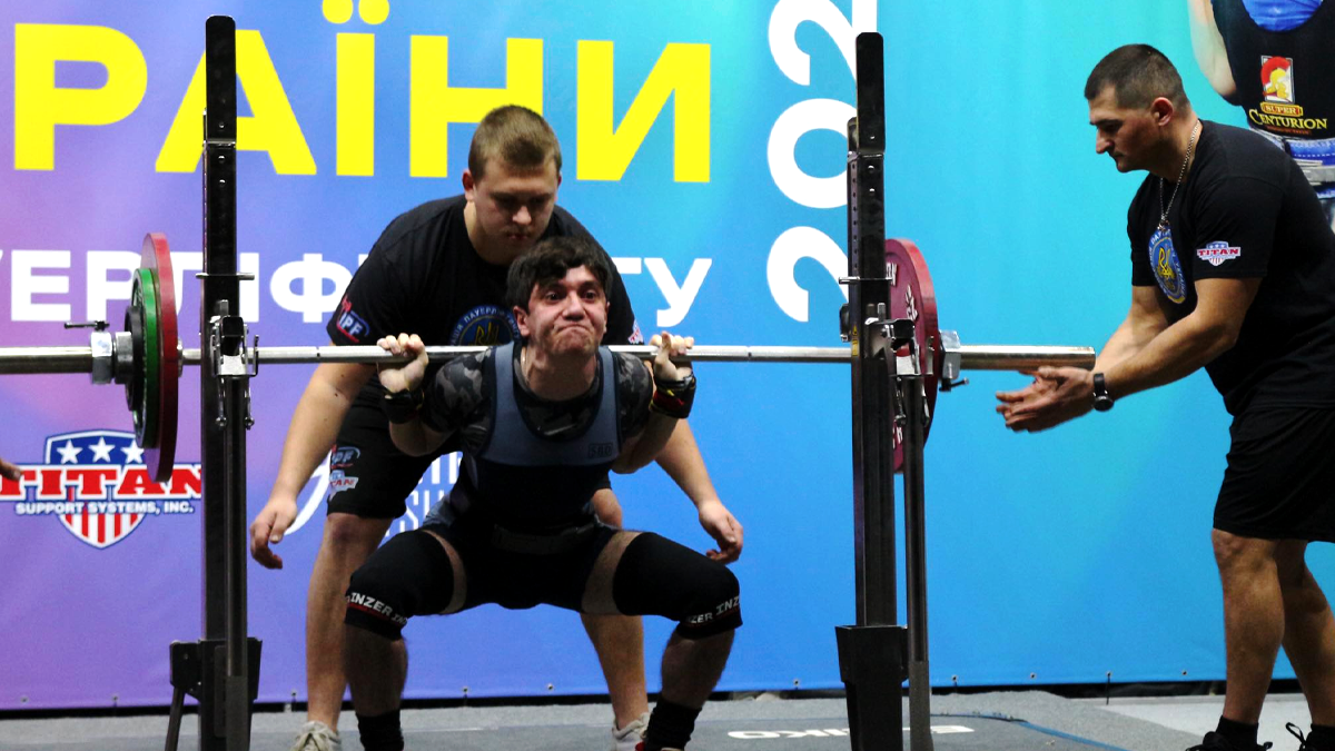 У Коломиї 300 спортсменів змагаються на чемпіонаті України з класичного пауерліфтингу 3