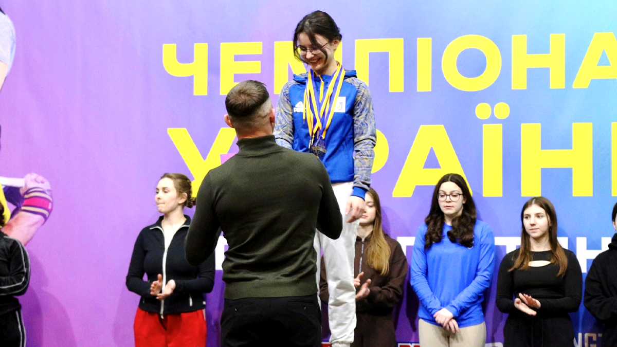 У Коломиї 300 спортсменів змагаються на чемпіонаті України з класичного пауерліфтингу 4