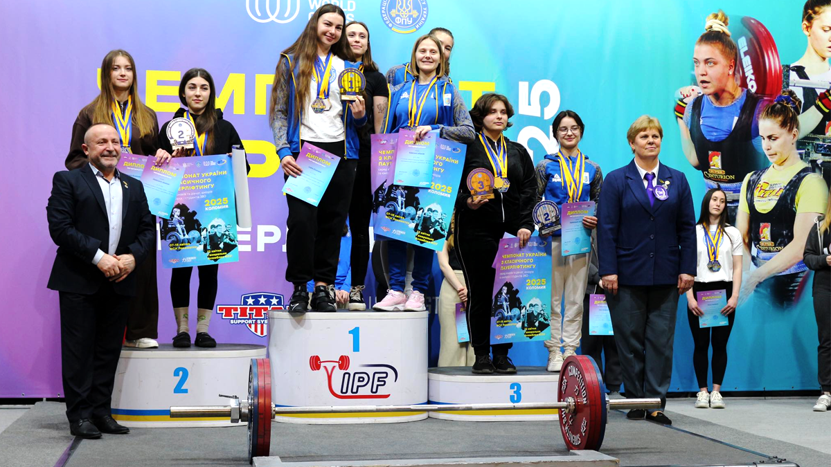 У Коломиї 300 спортсменів змагаються на чемпіонаті України з класичного пауерліфтингу 5