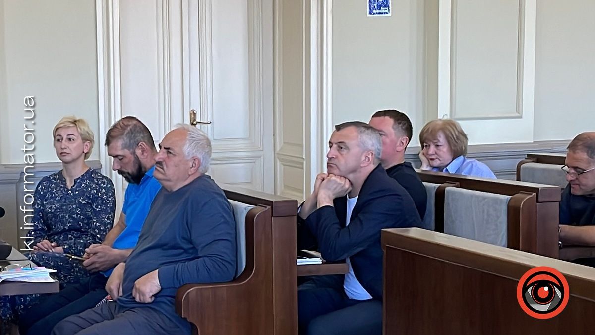 Депутатська номофобія: як міській обранці сидять у смартфонах під час сесії | ФОТОРЕПОРТАЖ 6