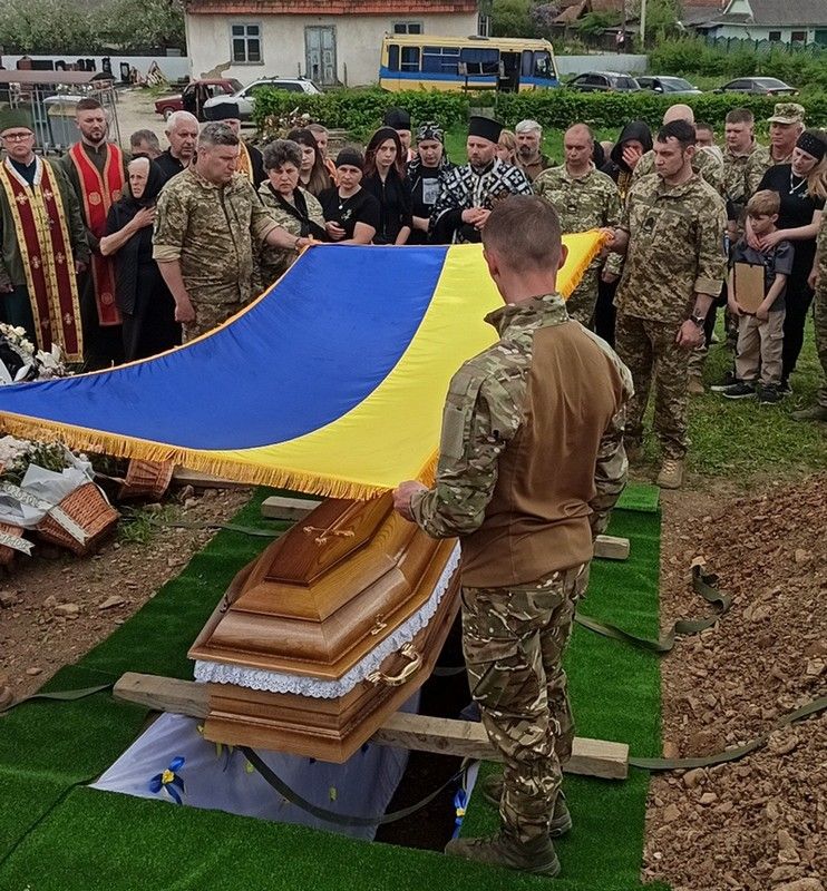 У Мишині попрощалися із Героєм Василем Ковцуняком 7