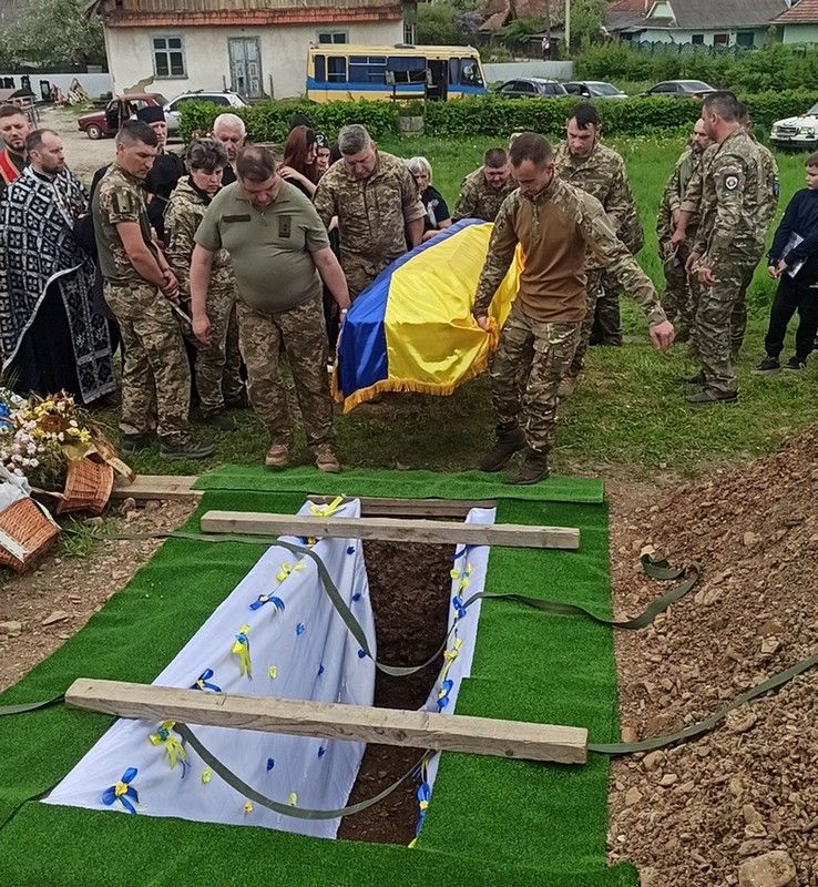 У Мишині попрощалися із Героєм Василем Ковцуняком 6