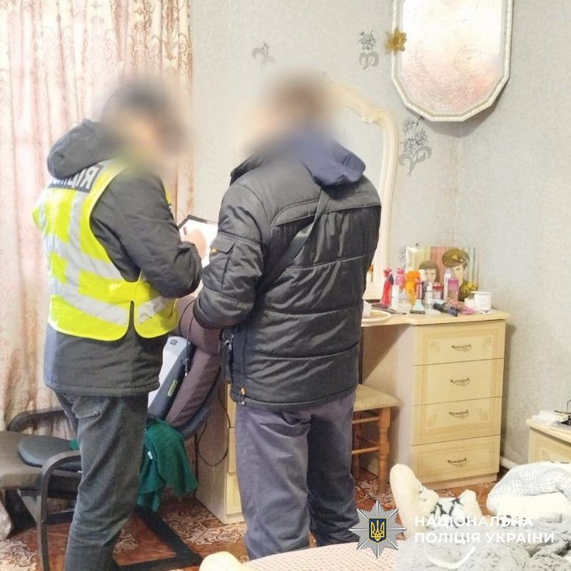 Мешканка Коломийщини підробила документи, щоб вивезти сина за кордон 1