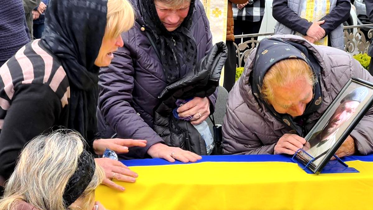 У Городенці віддали шану захиснику 3