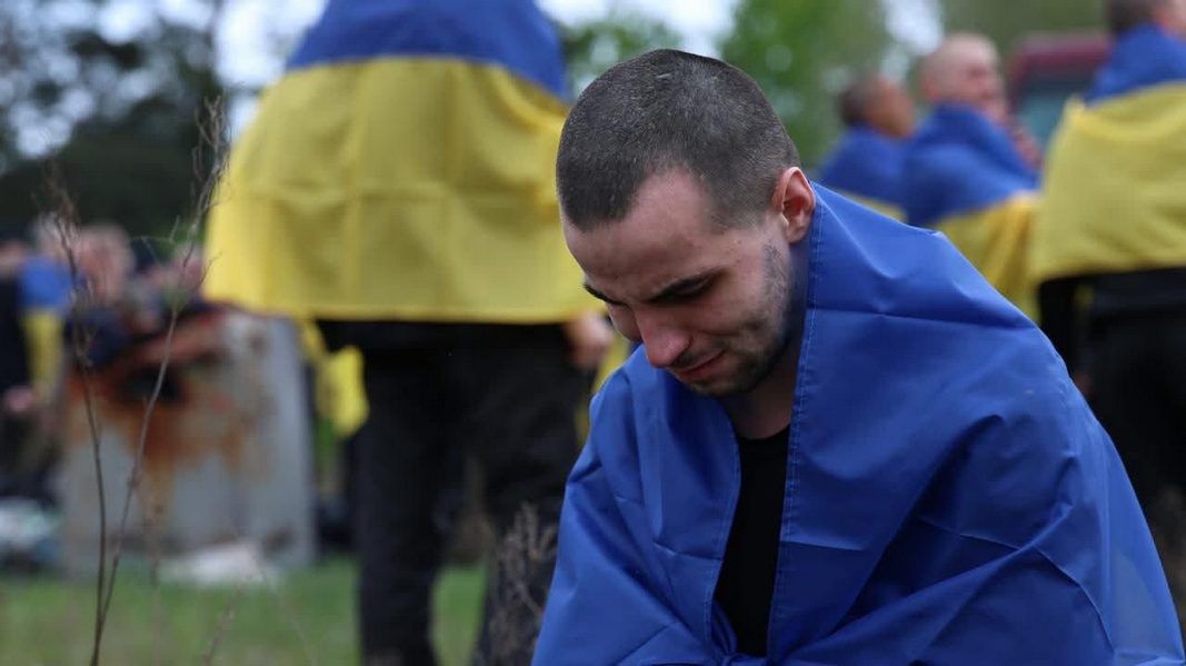 З ворожого полону повернулись троє прикарпатців 4