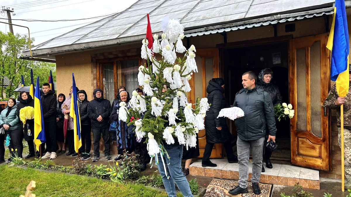 На Городенківщині попрощалися з воїном Ігорем Гураком 3