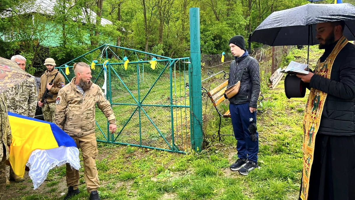На Городенківщині попрощалися з воїном Ігорем Гураком 8