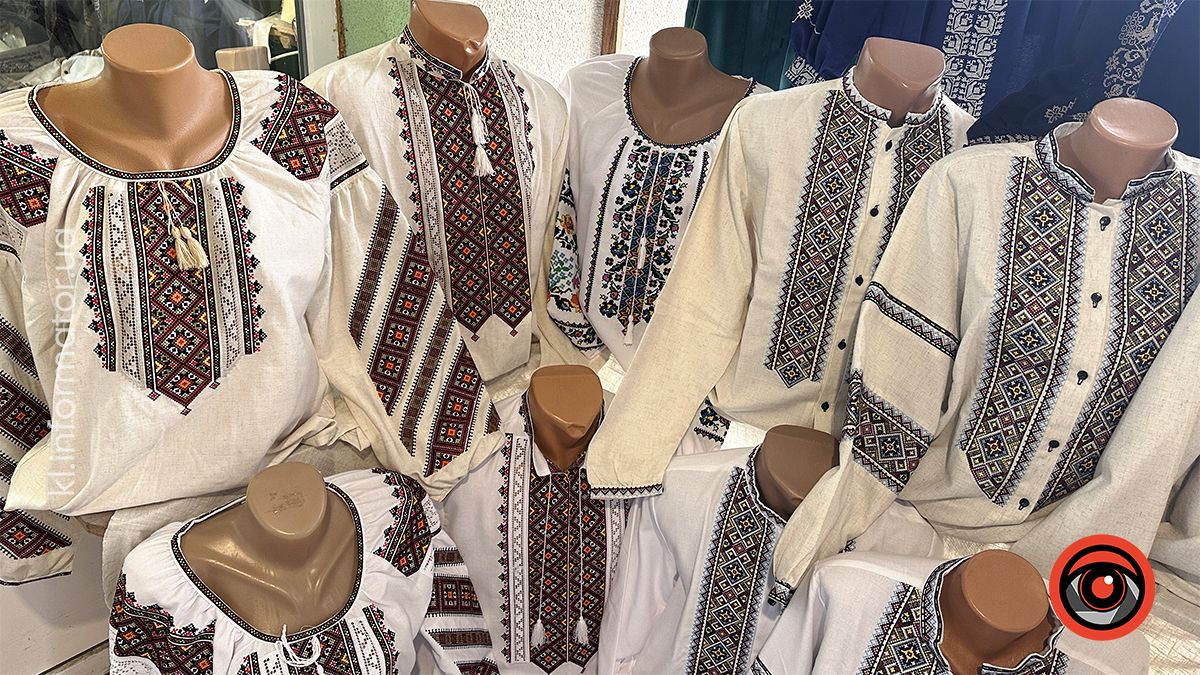 Скільки коштують вишиті сорочки в Коломиї напередодні Дня вишиванки