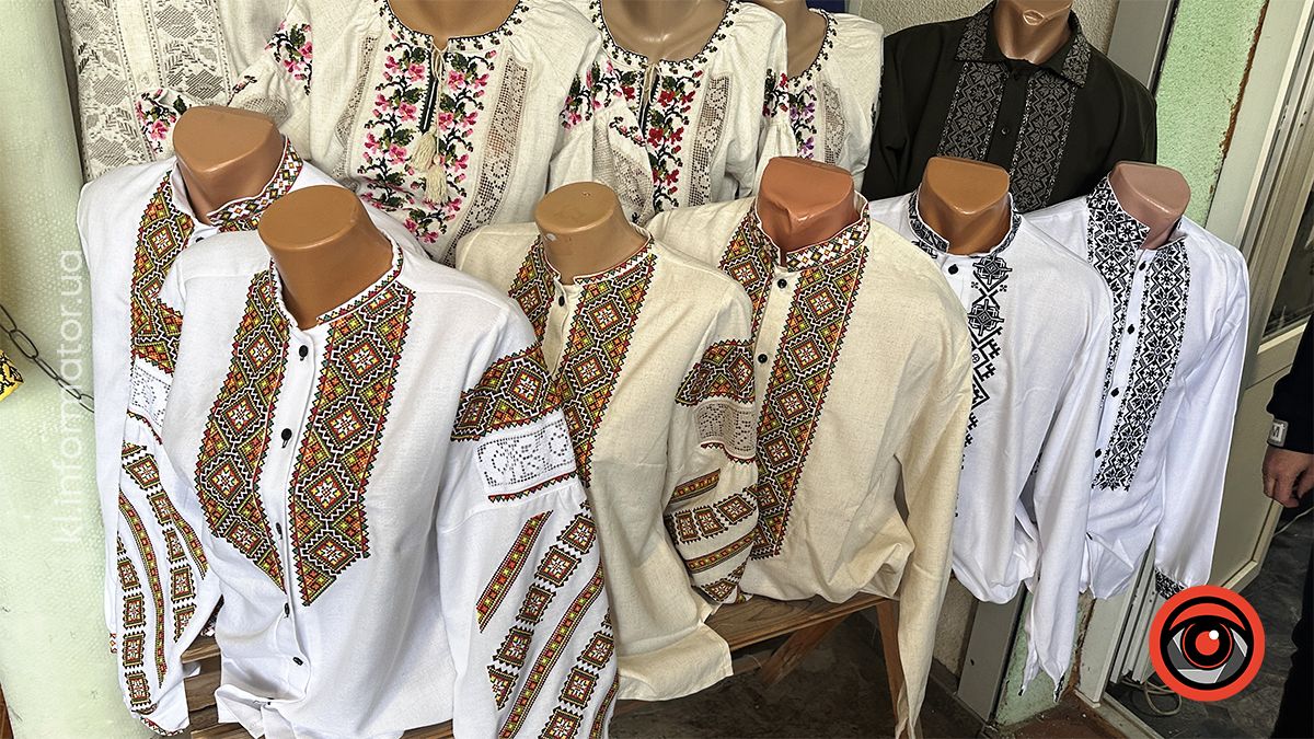 Скільки коштують вишиті сорочки в Коломиї напередодні Дня вишиванки 15