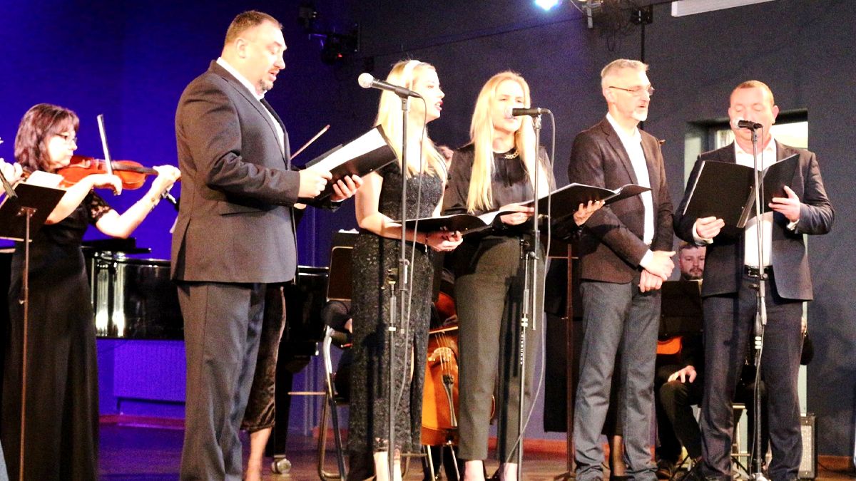 У коломийській філармонії пройшов концерт для матерів та дружин військовослужбовців 5