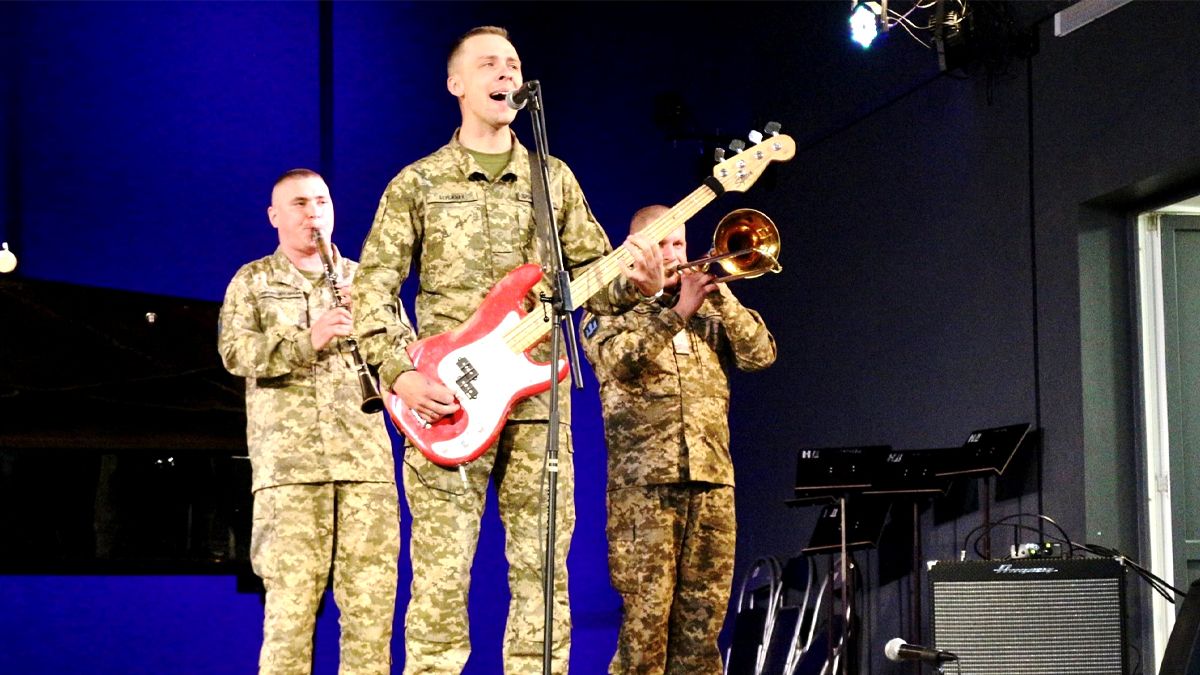 У коломийській філармонії пройшов концерт для матерів та дружин військовослужбовців 3