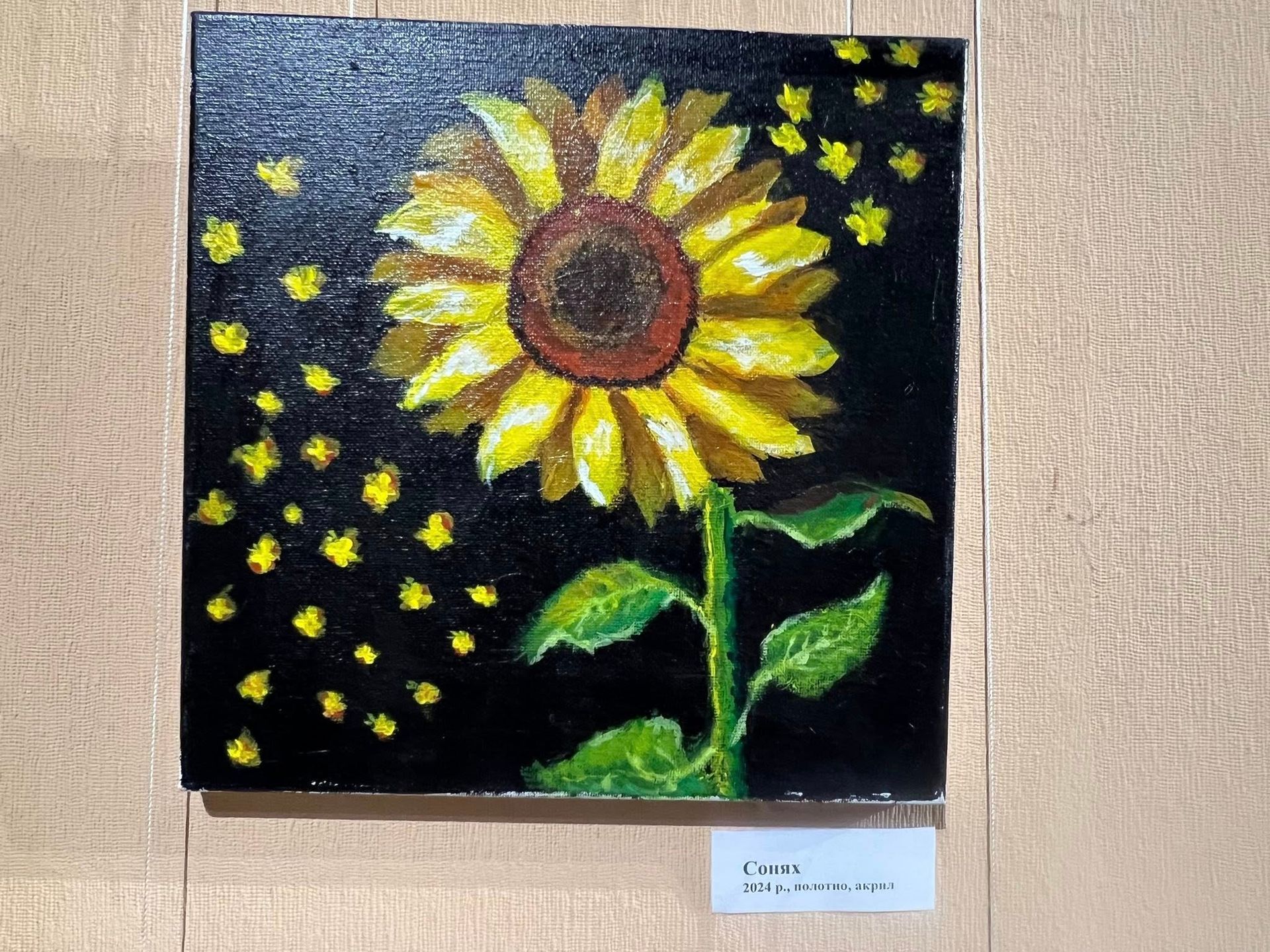 Втратив обидві руки, але зберіг силу творити й надихати: на Прикарпатті відкрили виставку ветерана ЗСУ 3