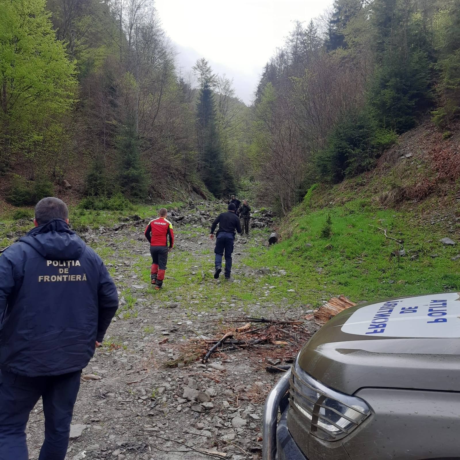 Румунські рятувальники врятували чотирьох українців за кількасот метрів до кордону з Україною 2