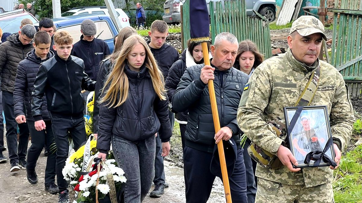 На Городенківщині попрощалися з загиблим воїном Мирославом Кочергою 4