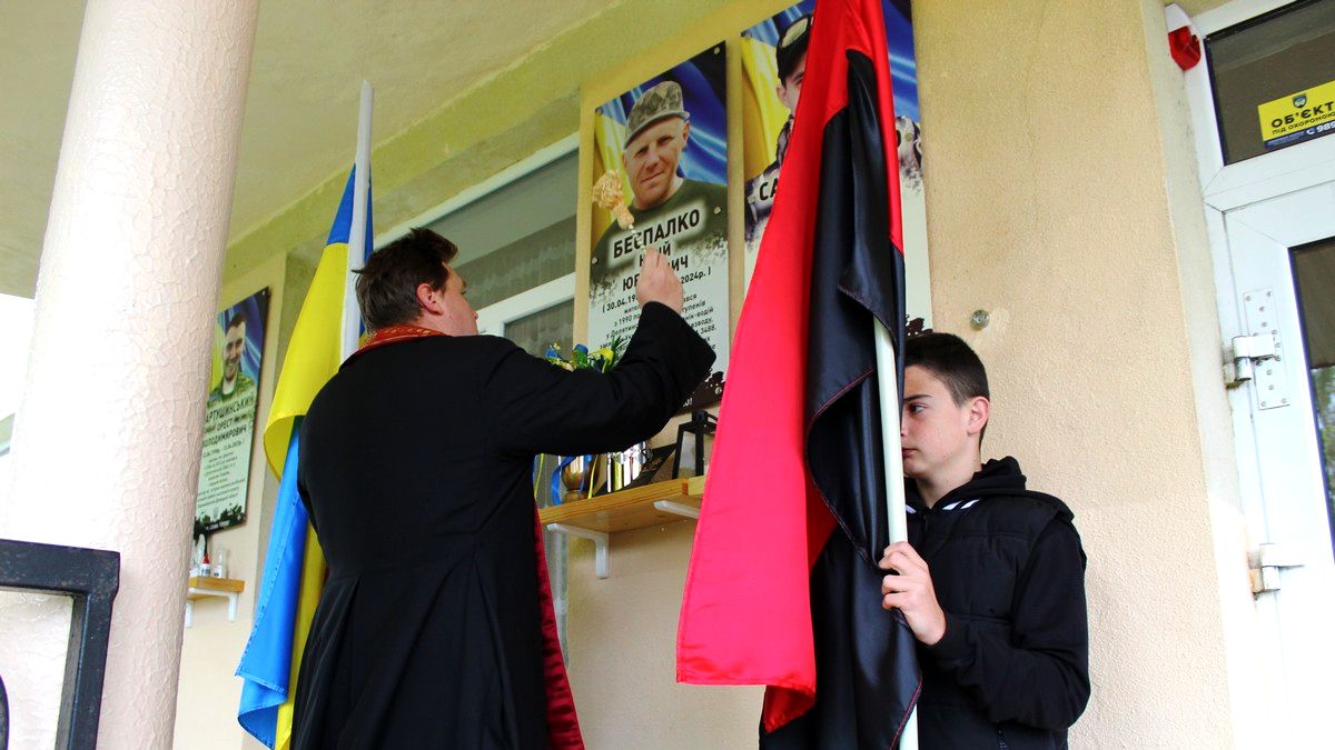 У Делятинській громаді відкрили меморіальні дошки Оресту Римаруку та Артему Самойленку 5