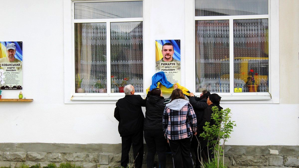 У Делятинській громаді відкрили меморіальні дошки Оресту Римаруку та Артему Самойленку 3