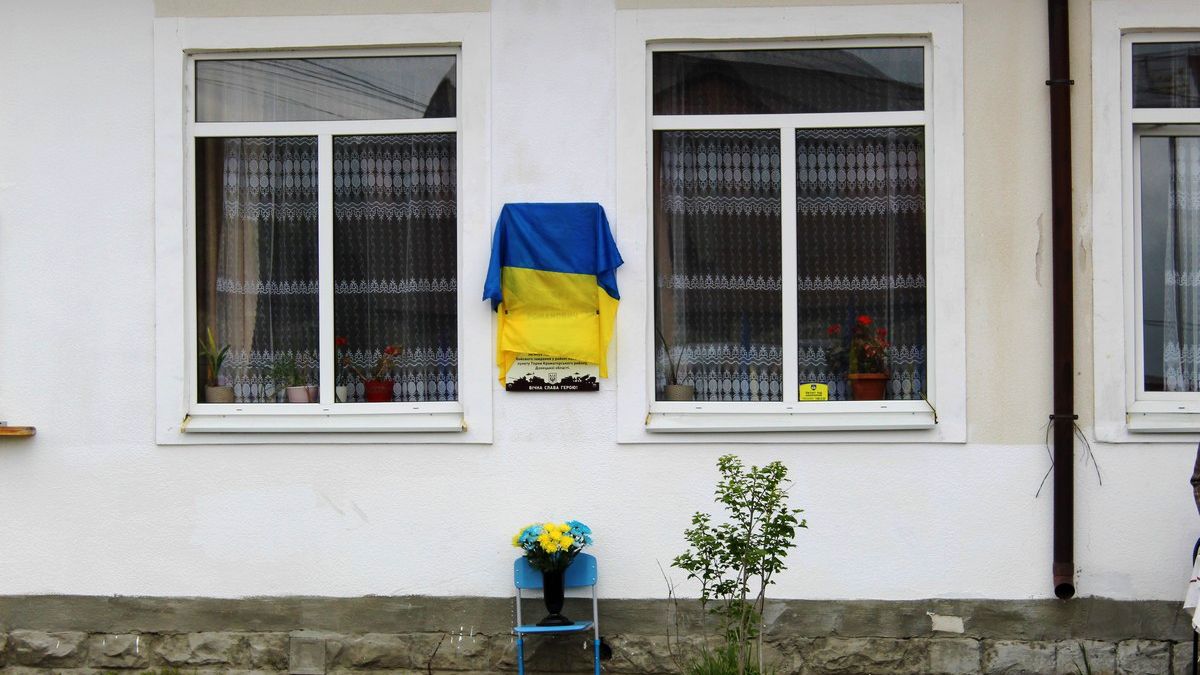 У Делятинській громаді відкрили меморіальні дошки Оресту Римаруку та Артему Самойленку 2