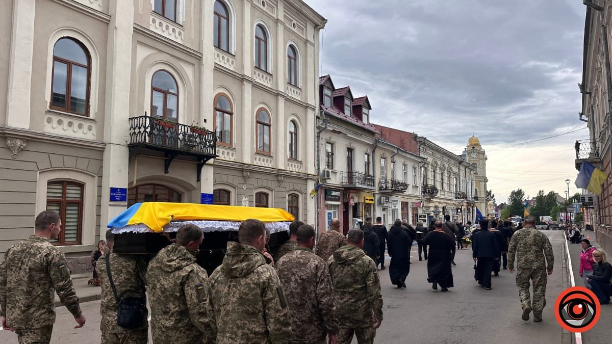 У Коломиї попрощались з Героєм Віктором Балатюком 9