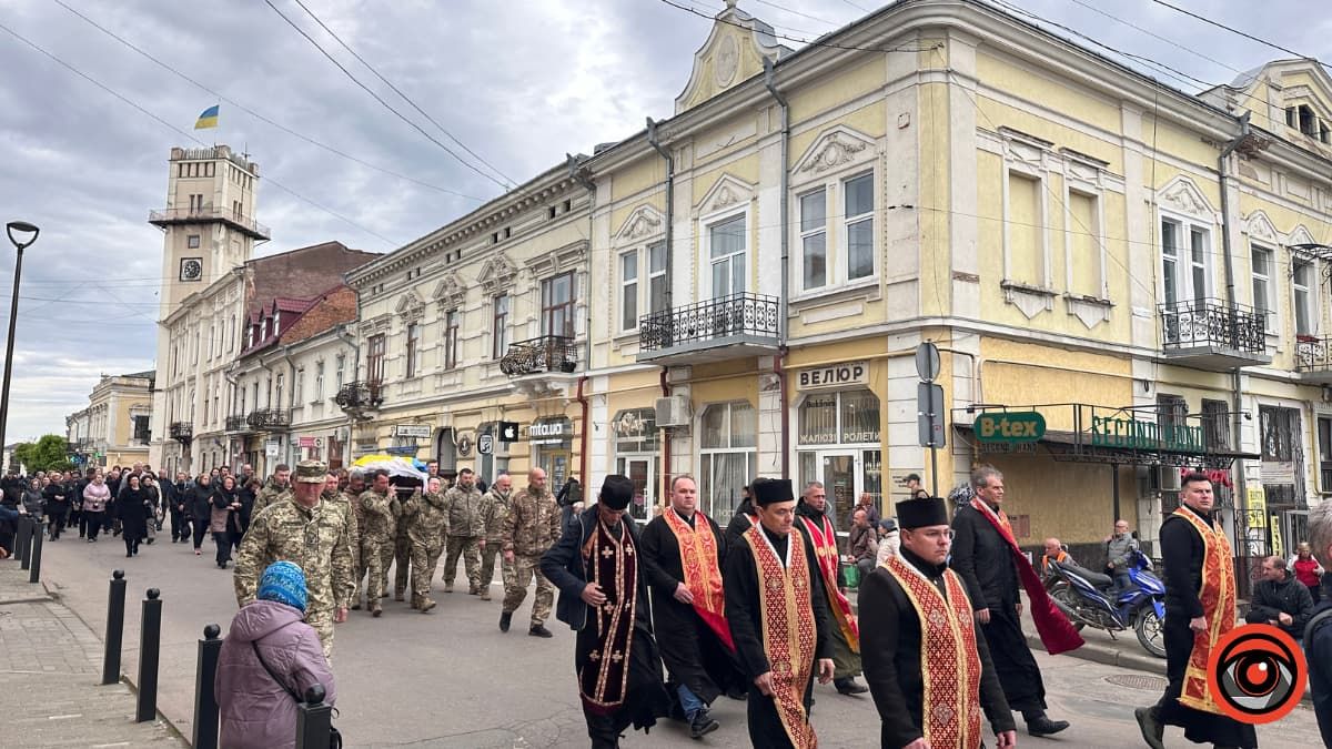 У Коломиї попрощались з Героєм Віктором Балатюком 11