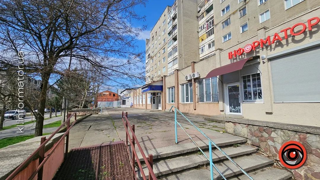 Землю перед редакцією Інформатора влада Коломиї здала телерадіокомпанії НТК 1