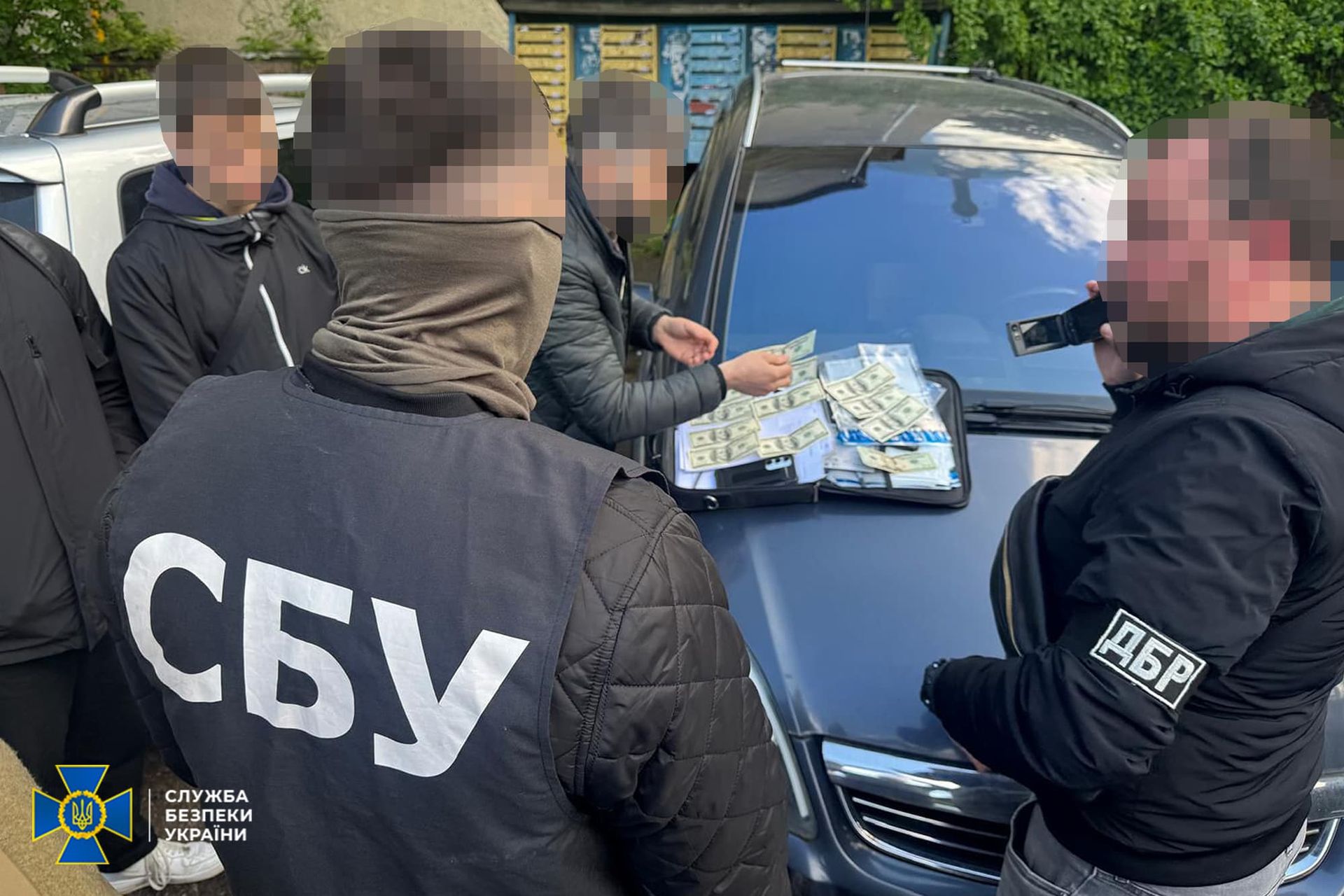 На Прикарпатті викрили прикордонника, який "зливав" інформацію з баз даних Держприкордонслужби 2