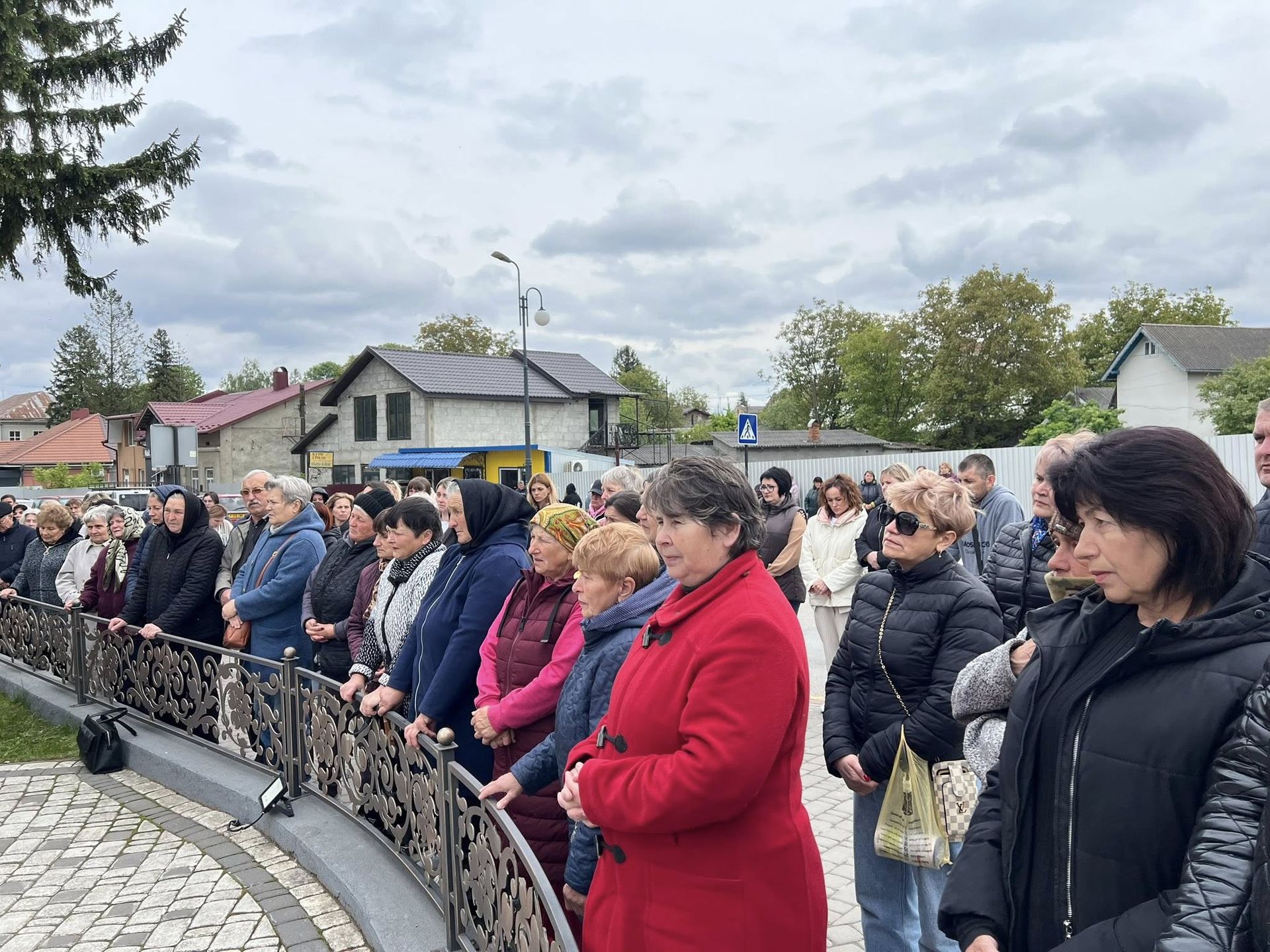 У Городенківській громаді провели в останню дорогу померлого воїна Віктора Соколова 9