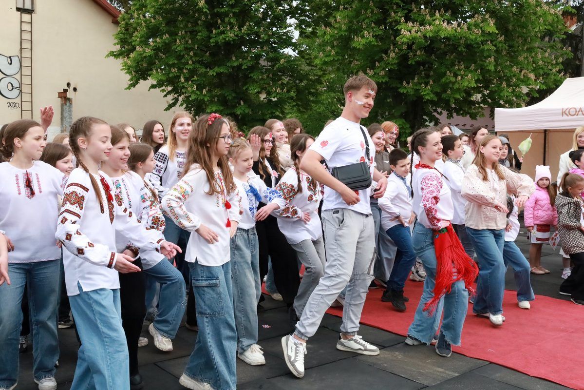 Як у Коломиї пройшла етно-вечірка "Вишиванка Vibe". Фото 3