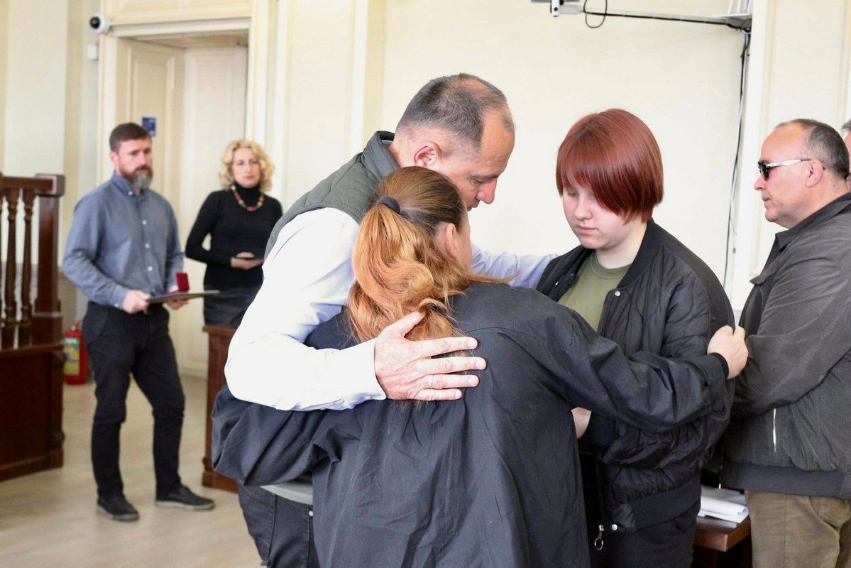 Відзнаки "Почесний громадянин міста Коломиї" вручили рідним полеглих захисників 8