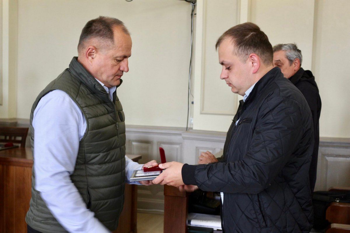 Відзнаки "Почесний громадянин міста Коломиї" вручили рідним полеглих захисників 9